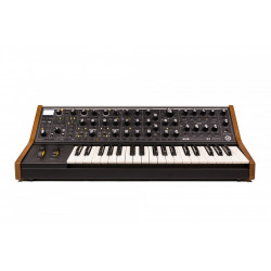 Moog Subsequent 37