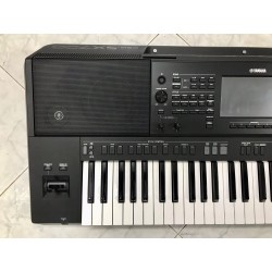 Yamaha PSR SX700 - Usato